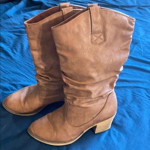 Cowgirl style boot - mid calf